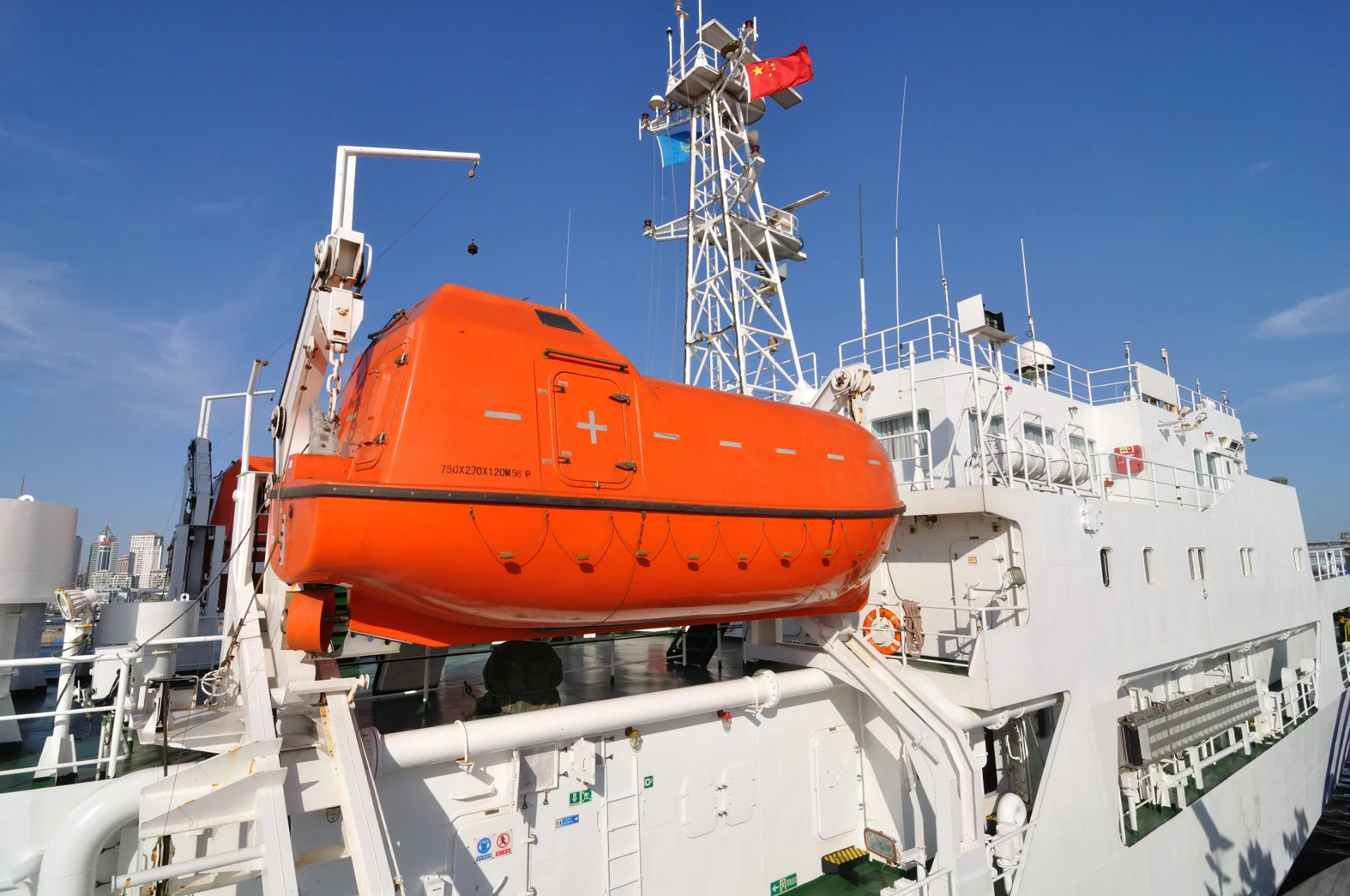 Lifeboat inspection and load testing